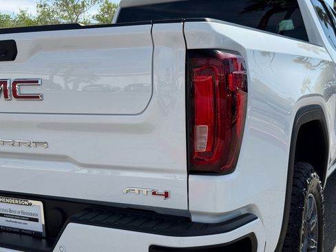 Used 2025 GMC Sierra 1500 AT4 image 21