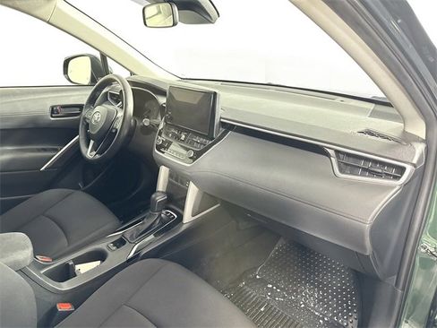 Used 2023 Toyota Corolla Cross LE image 27