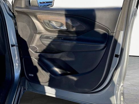 Used 2024 GMC Terrain Denali image 28