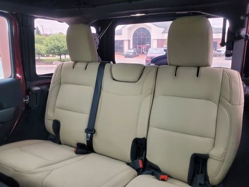 Used 2022 Jeep Wrangler Unlimited Sahara w/ Cold Weather Group image 33