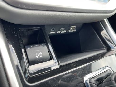 Used 2024 Subaru Outback Premium AWD/4WD image 25