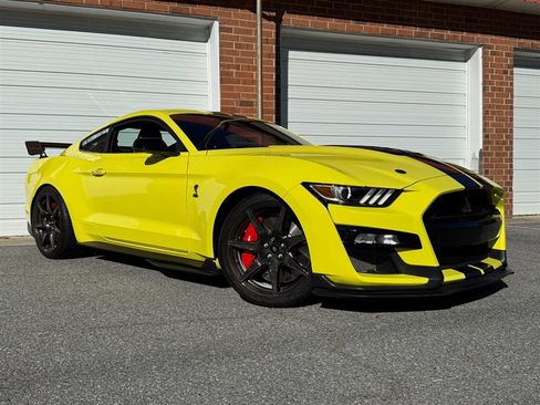 Used 2021 Ford Mustang Shelby GT500 w/ Carbon Fiber Track Pack image 33