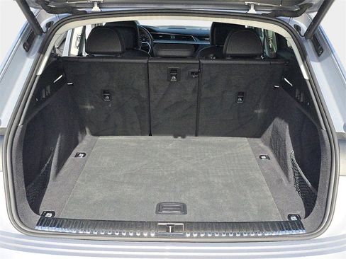 Certified 2022 Audi e-tron Premium image 12