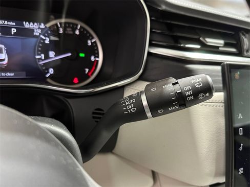 Used 2023 Jaguar F-PACE R-Dynamic S image 18