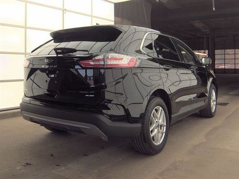 Used 2024 Ford Edge SEL w/ Convenience Package AWD/4WD image 4