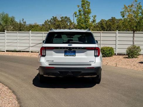 Certified 2025 Ford Explorer Active AWD/4WD image 5
