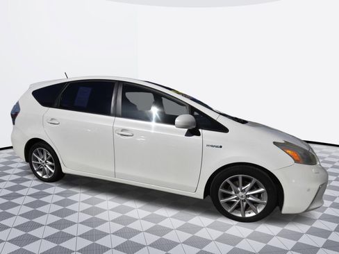 Used 2012 Toyota Prius V Five FWD image 3
