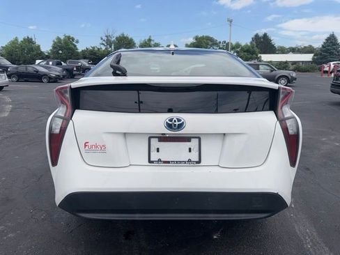 Used 2016 Toyota Prius Two FWD image 5