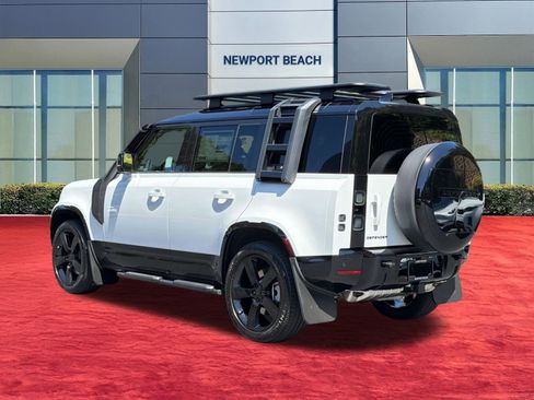 New 2026 Land Rover Defender 110 X-Dynamic SE AWD/4WD image 3