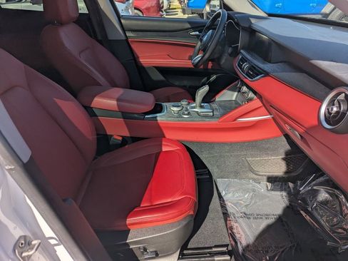 Used 2021 Alfa Romeo Stelvio Sprint w/ Nero Edizione image 10