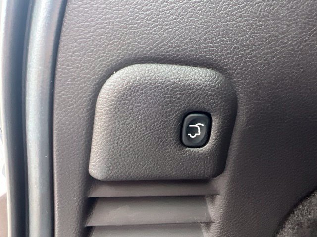 Used 2018 Jeep Grand Cherokee Overland AWD/4WD image 16