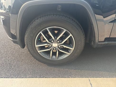 Used 2018 Jeep Grand Cherokee Limited image 9