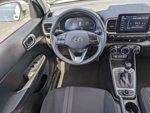 Used 2026 Hyundai Venue SEL FWD image 17