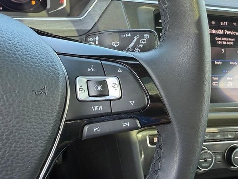 Used 2020 Volkswagen Tiguan SEL w/ Tiguan Three-Row MDO Package image 17
