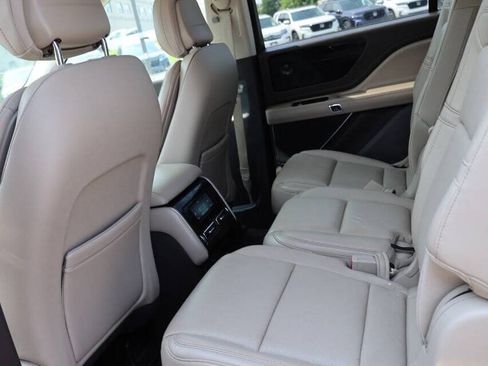 Used 2020 Lincoln Aviator Reserve w/ Equipment Group 201A AWD/4WD image 18