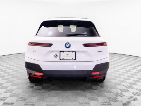 Used 2024 BMW iX xDrive50 w/ Convenience Package AWD/4WD image 4