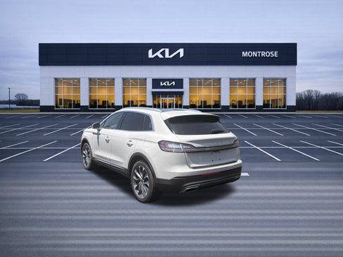 Used 2022 Lincoln Nautilus Reserve w/ Equipment Group 201A AWD/4WD image 8