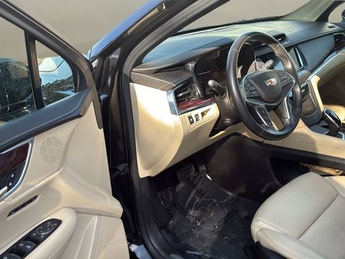 Used 2019 Cadillac XT5 Luxury image 14
