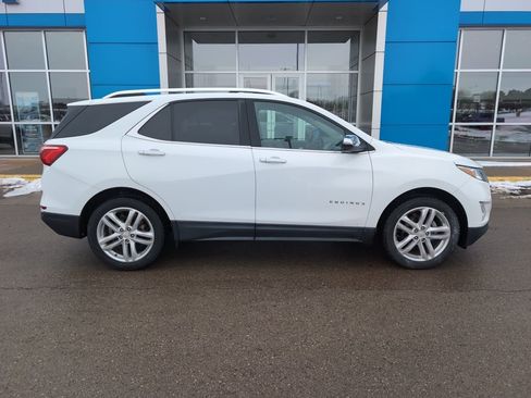 Used 2018 Chevrolet Equinox Premier image 1
