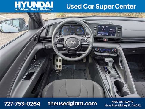 Used 2025 Hyundai Elantra Sport image 15