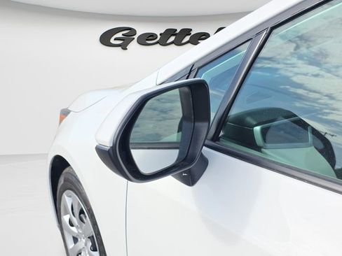 Used 2025 Toyota Corolla LE image 11