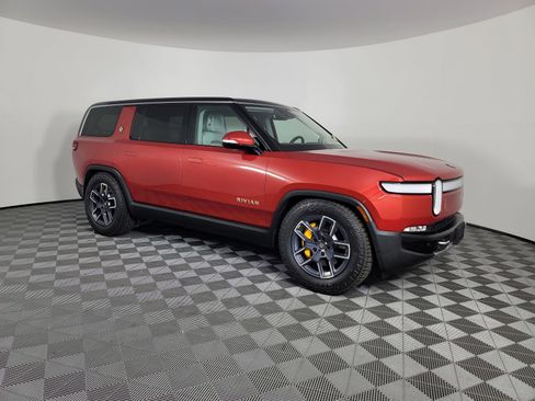 Used 2023 Rivian R1S Launch Edition image 7