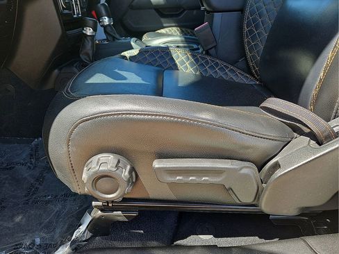 Used 2023 Jeep Wrangler Unlimited Sahara image 23