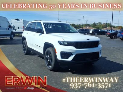 New 2025 Jeep Grand Cherokee Limited w/ Black Appearance Package