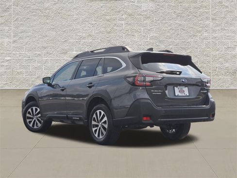 Certified 2025 Subaru Outback Premium w/ Popular Package #1 AWD/4WD image 5