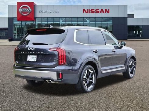Used 2025 Kia Telluride S FWD image 4