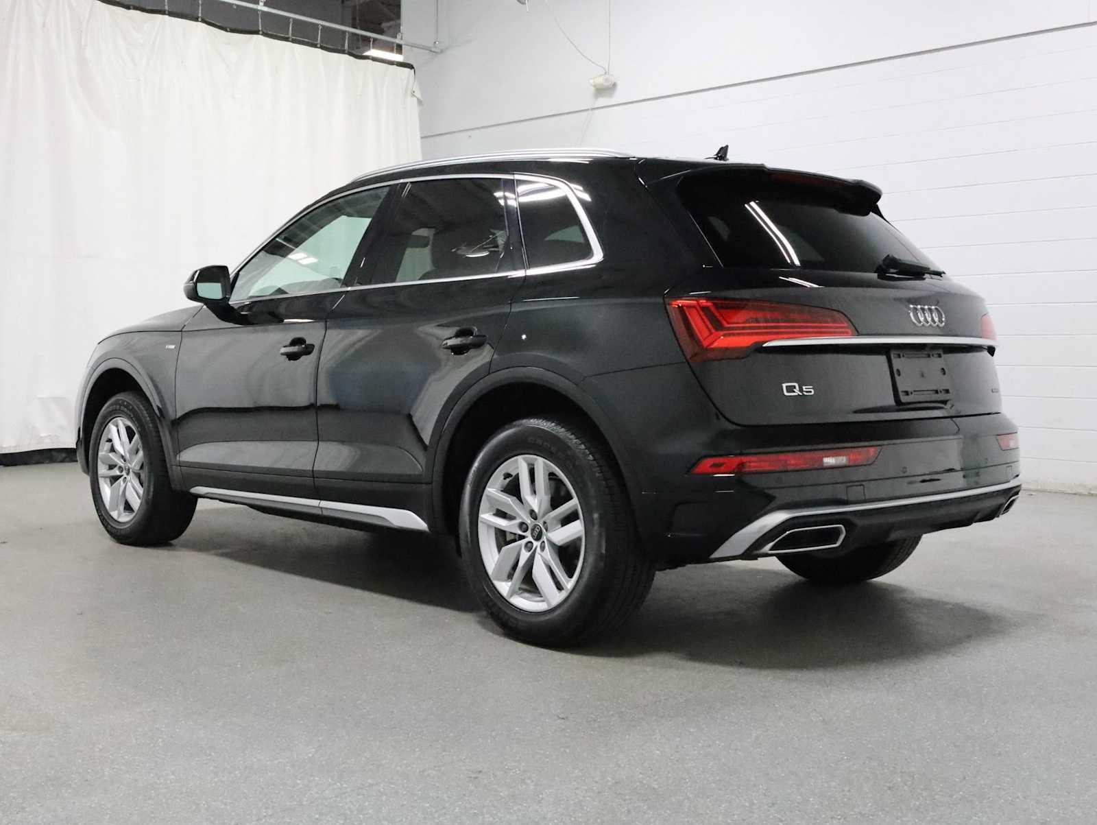 Used 2024 Audi Q5 2.0T Premium AWD/4WD image 3