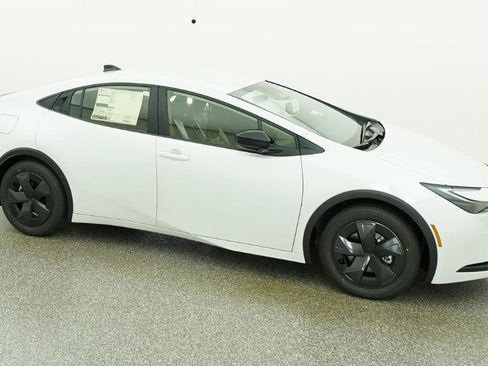 New 2026 Toyota Prius Plug-In Hybrid FWD image 24
