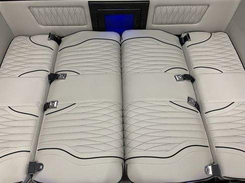 Used 2024 Mercedes-Benz Sprinter 3500 image 42