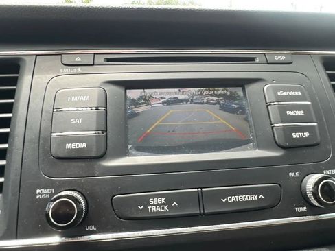 Used 2016 Kia Sedona LX w/ LX Convenience Package FWD image 40