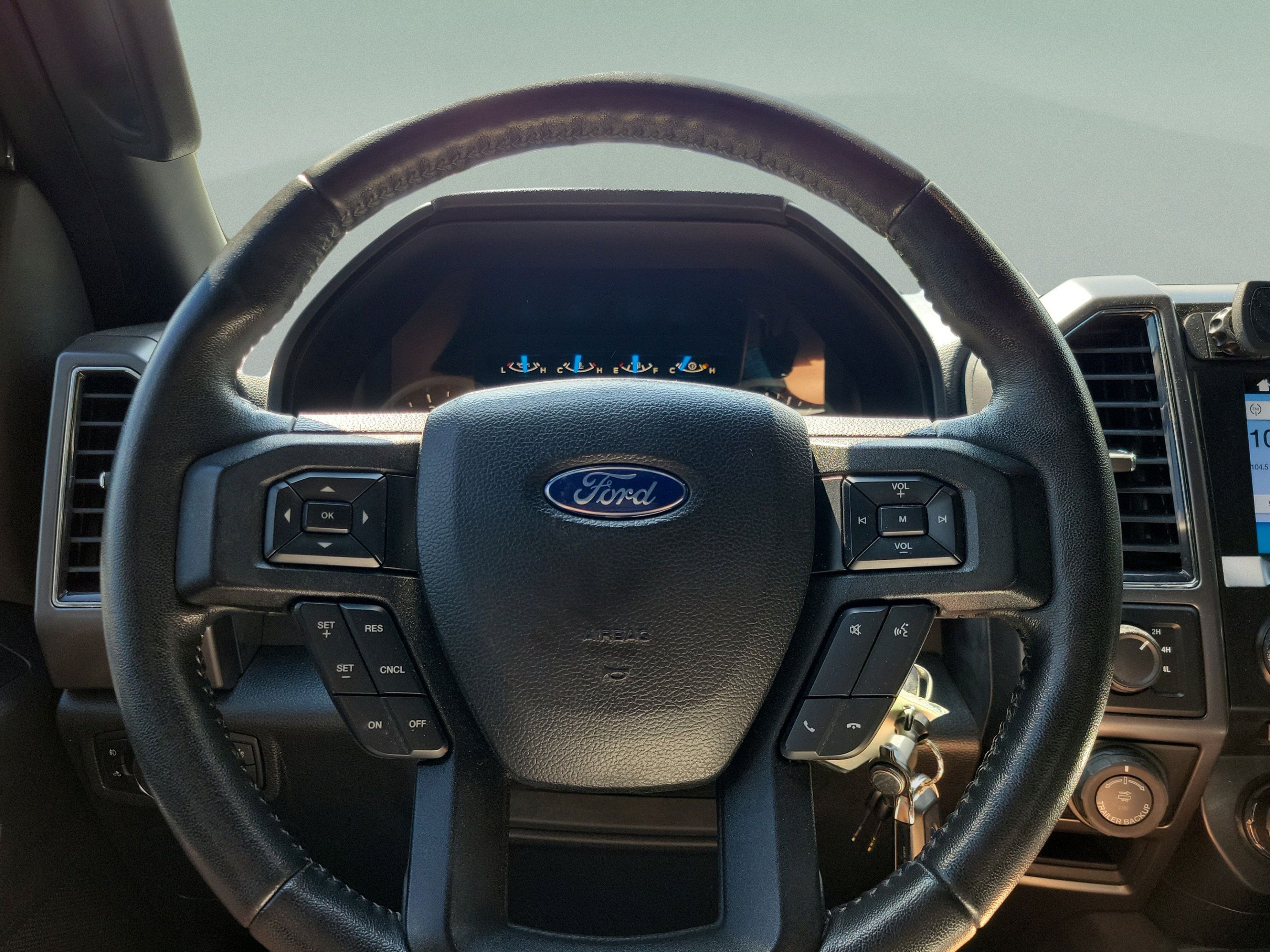 Used 2017 Ford F150 XLT w/ Equipment Group 302A Luxury AWD/4WD image 14