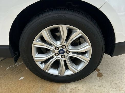 Used 2021 Ford Edge Titanium FWD image 28
