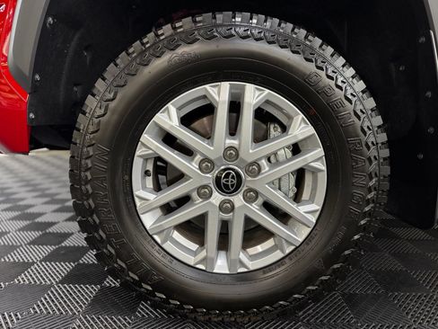 Used 2022 Toyota Tundra SR5 w/ SR5 Premium Package AWD/4WD image 9