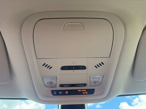 Used 2023 Buick Enclave Essence FWD image 23