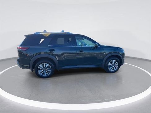 Certified 2023 Nissan Pathfinder SL image 9