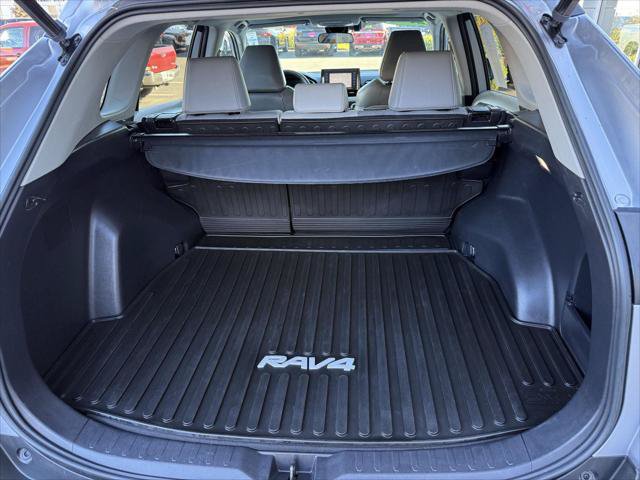 Certified 2022 Toyota RAV4 XLE Premium AWD/4WD image 15