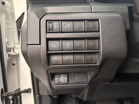 Used 2025 Toyota Tacoma SR image 15