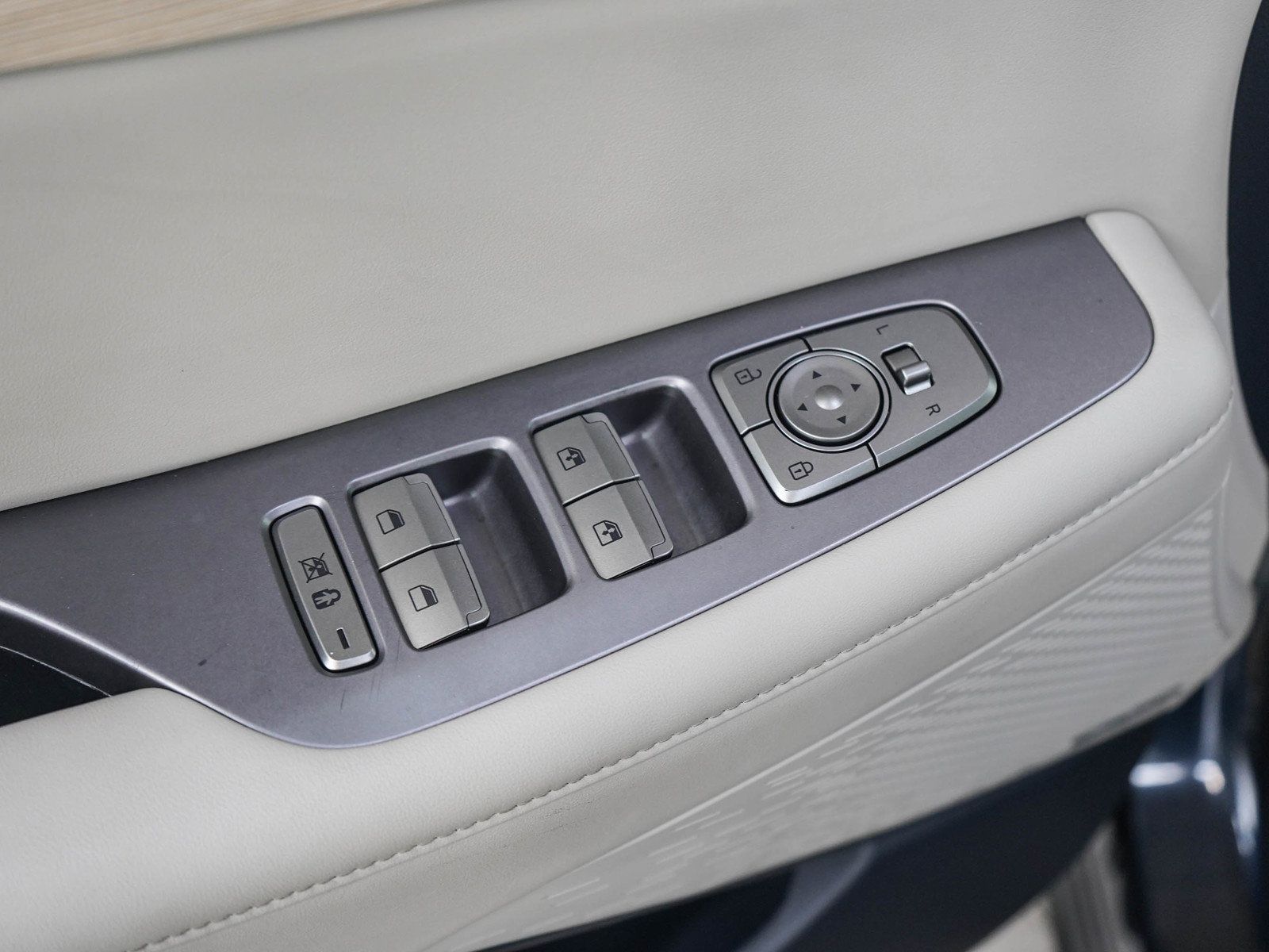 Used 2024 Hyundai Palisade Limited AWD/4WD image 21
