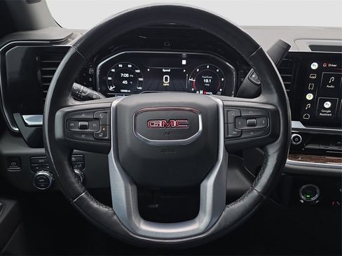 Used 2022 GMC Sierra 1500 SLE image 9