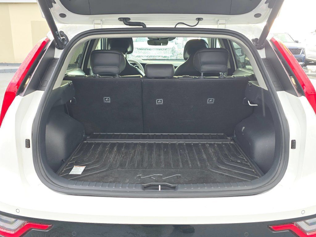 Certified 2023 Kia Niro Wave w/ Wave Preserve Package FWD image 16
