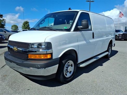 Used 2023 Chevrolet Express 2500 w/ Driver Convenience Package image 9