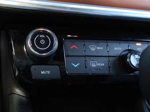 Used 2024 Jeep Compass Limited AWD/4WD image 29