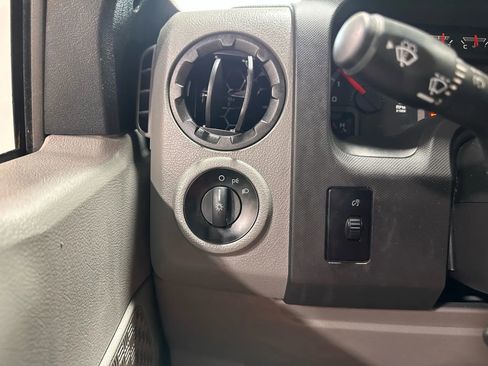 Used 2015 Ford E-350 and Econoline 350 Super Duty image 49