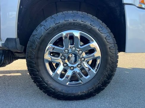 Used 2019 Chevrolet Silverado 3500 High Country w/ Duramax Plus Package AWD/4WD image 4