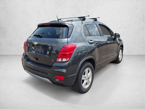 Used 2017 Chevrolet Trax LT w/ LT Convenience Package FWD image 5