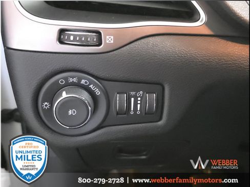 Used 2022 Jeep Cherokee Latitude Lux AWD/4WD image 14